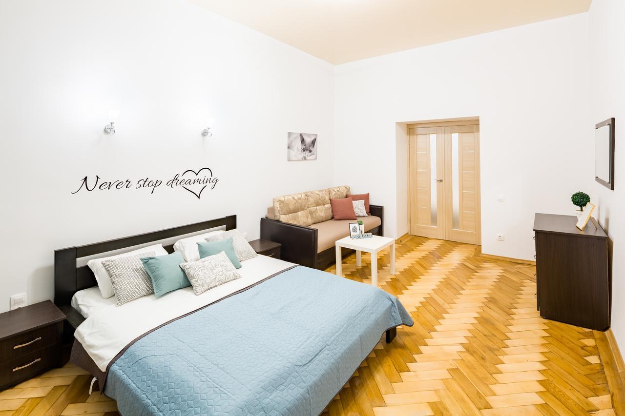 Bright And Cozy Apart With Balcony Lviv Exteriör bild
