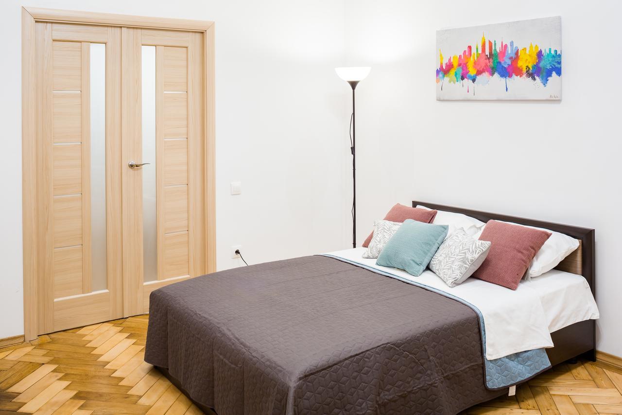 Bright And Cozy Apart With Balcony Lviv Exteriör bild
