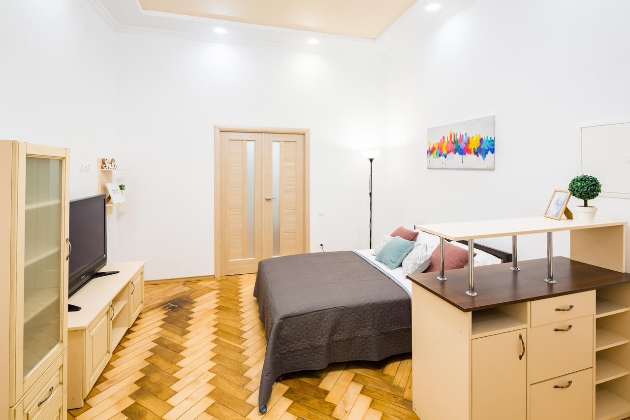 Bright And Cozy Apart With Balcony Lviv Exteriör bild