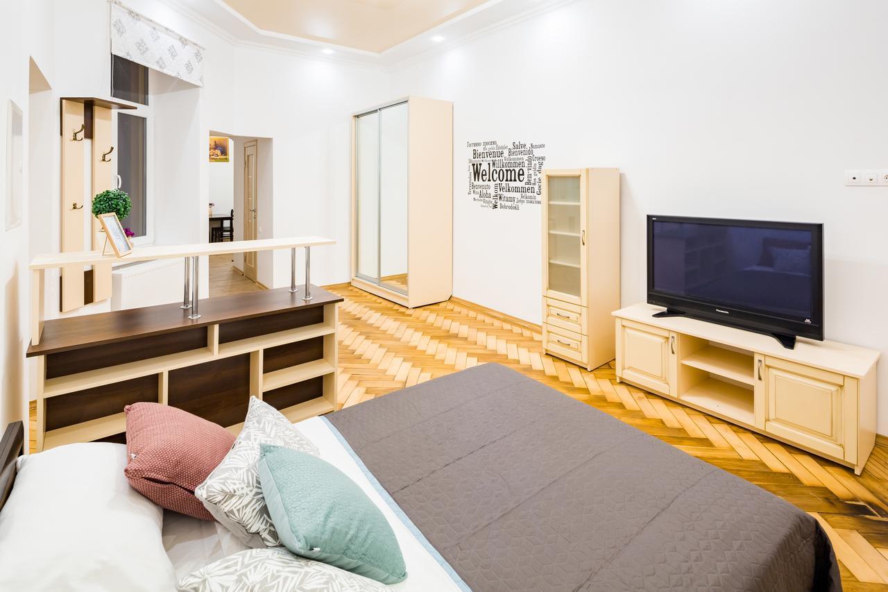 Bright And Cozy Apart With Balcony Lviv Exteriör bild