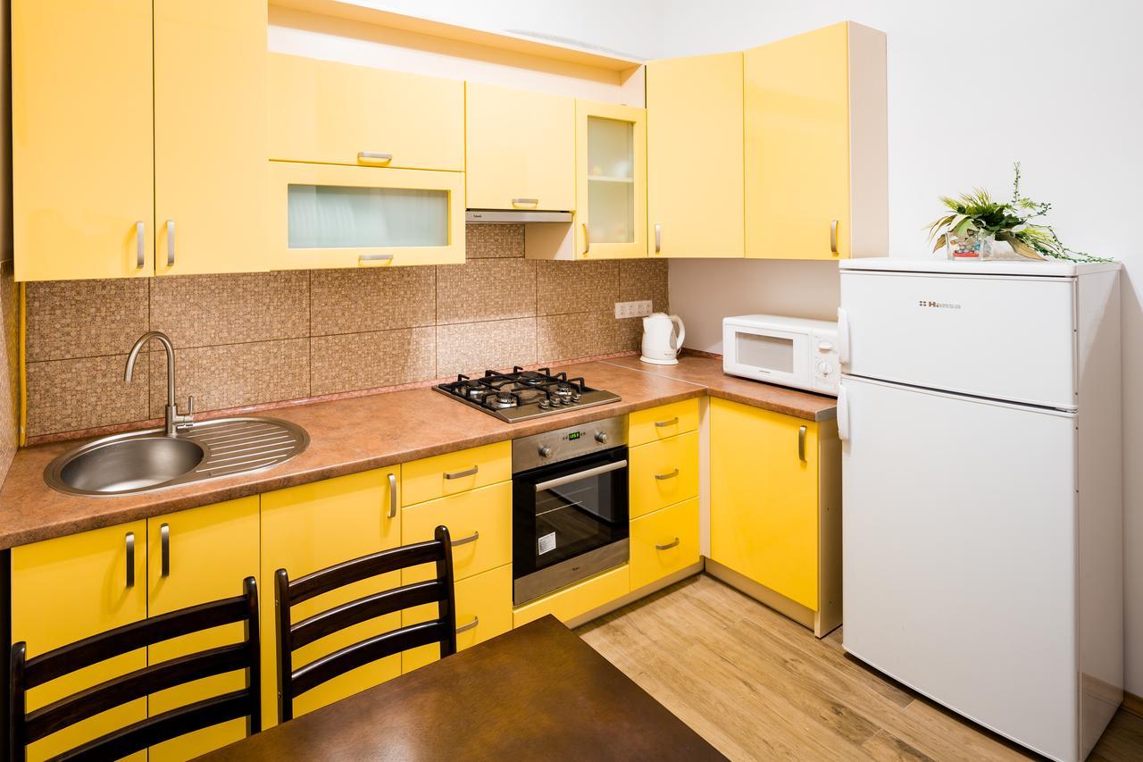 Bright And Cozy Apart With Balcony Lviv Exteriör bild