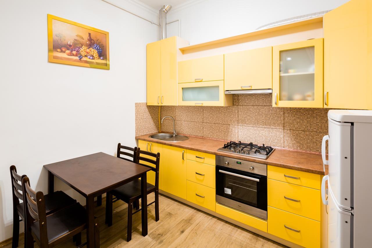 Bright And Cozy Apart With Balcony Lviv Exteriör bild